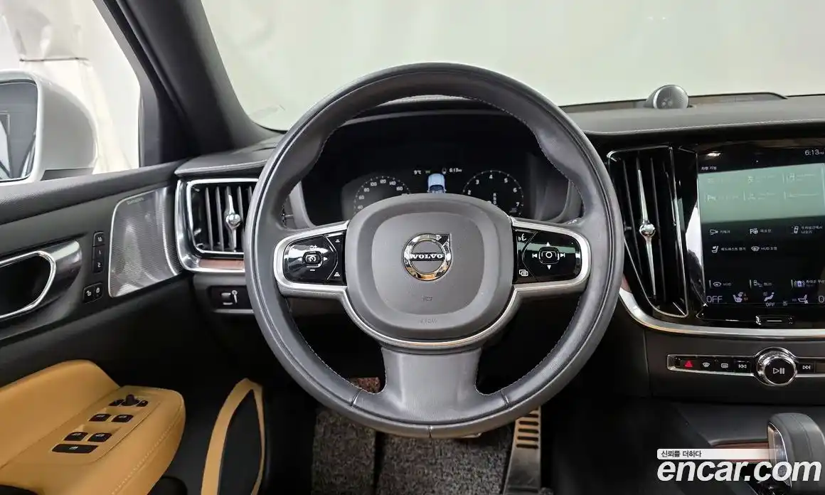 Volvo V60 2022 2.0 гидро в Москве № 230401, фото 13