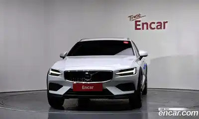 Volvo V60 2022 2.0 гидро в Москве № 230401, миниатюра 3