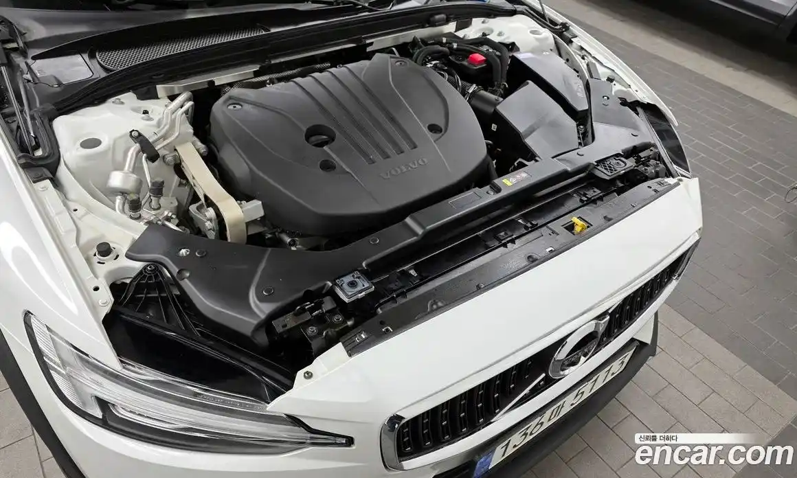 Volvo V60 2022 2.0 гидро в Москве № 230401, фото 6