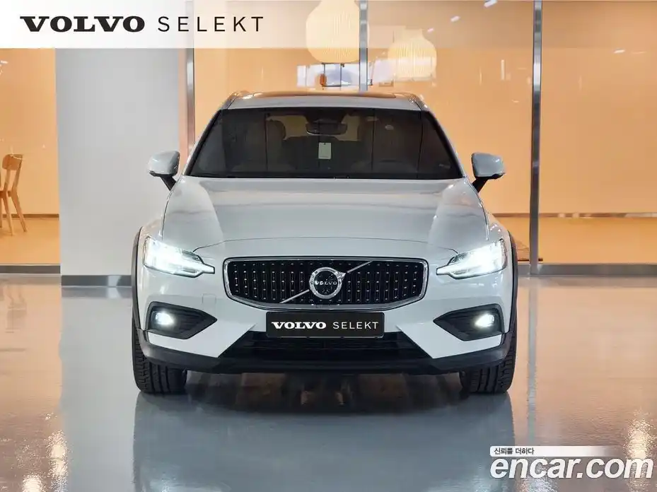 Volvo V60 2025 2.0 гидро в Москве № 230729, фото 3