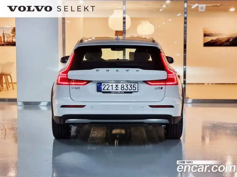 Volvo V60 2025 2.0 гидро в Москве № 230729, фото 4