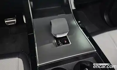 Land Rover Range-Rover Evoque 2024 2.0 гидро в Москве № 231106, миниатюра 9