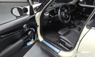 Mini Cooper 2022 2.0 гидро в Москве № 231405, миниатюра 11