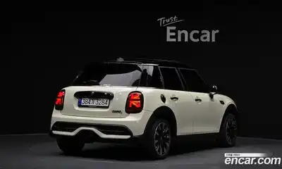 Mini Cooper 2022 2.0 гидро в Москве № 231405, миниатюра 2