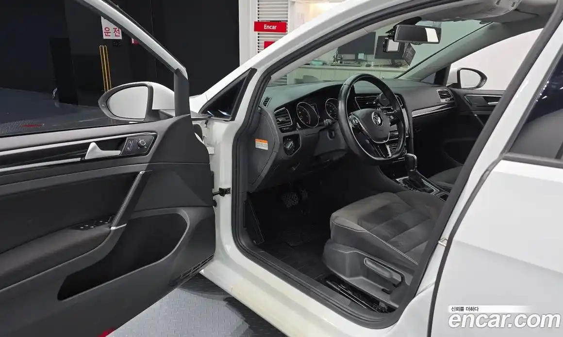 Volkswagen Golf 2014 2.0 гидро в Москве № 232199, фото 11