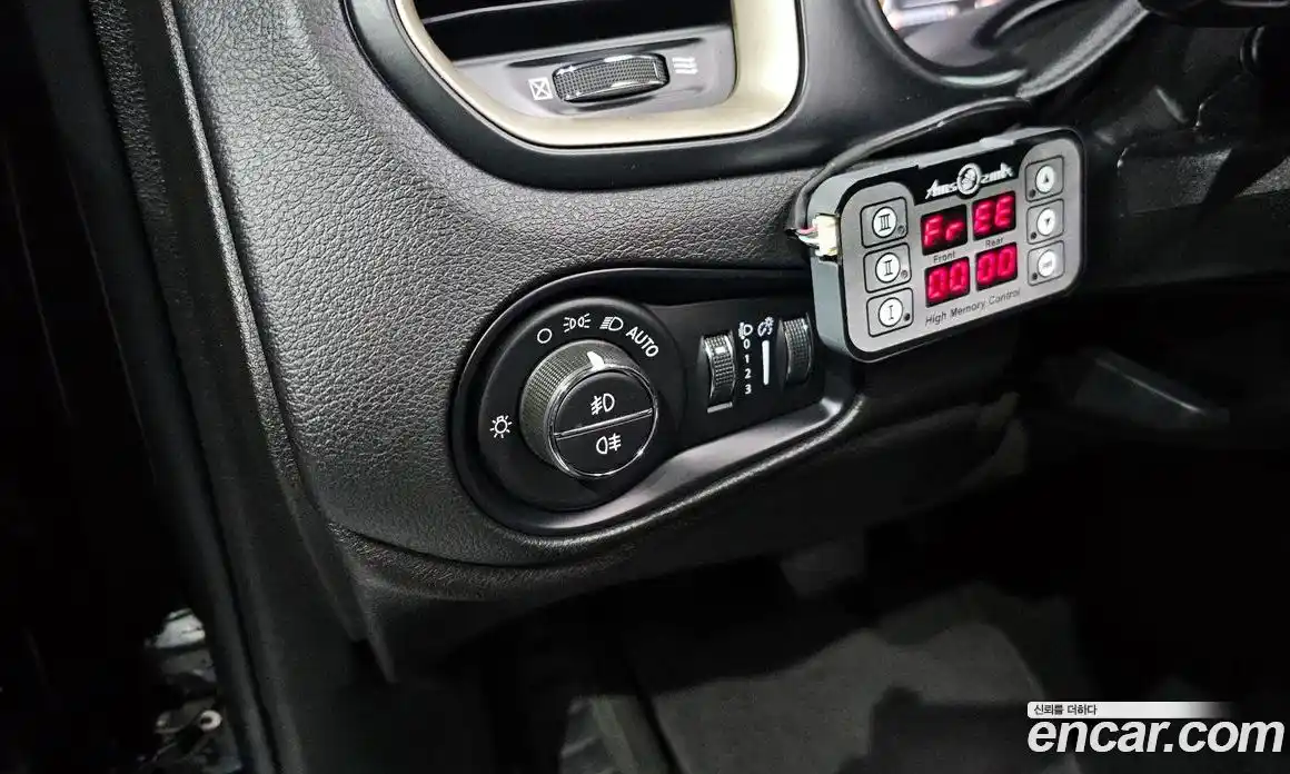 Jeep Renegade 2017 2.0 гидро в Москве № 232694, фото 18