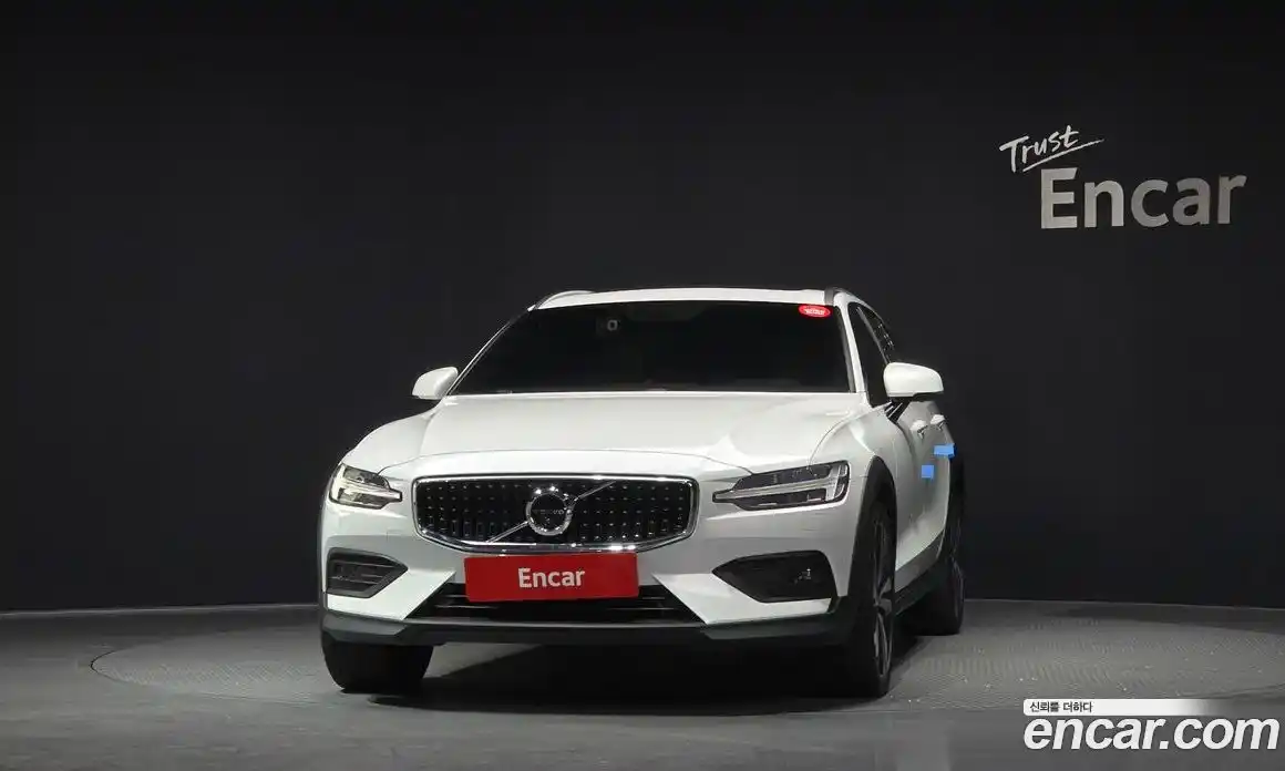 Volvo V60 2021 2.0 гидро в Москве № 250916, фото 3