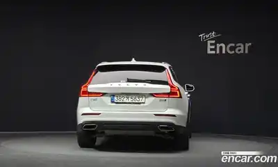 Volvo V60 2021 2.0 гидро в Москве № 250916, миниатюра 4