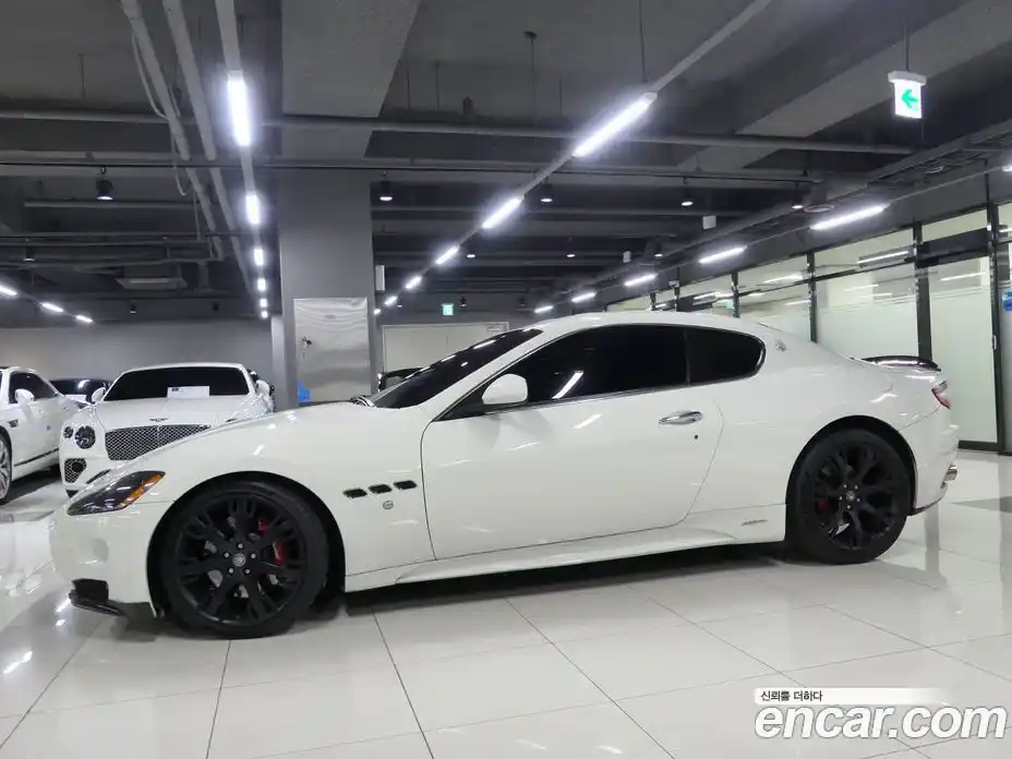 Maserati GranTurismo 2009 4.7 гидро в Москве № 255981, фото 3
