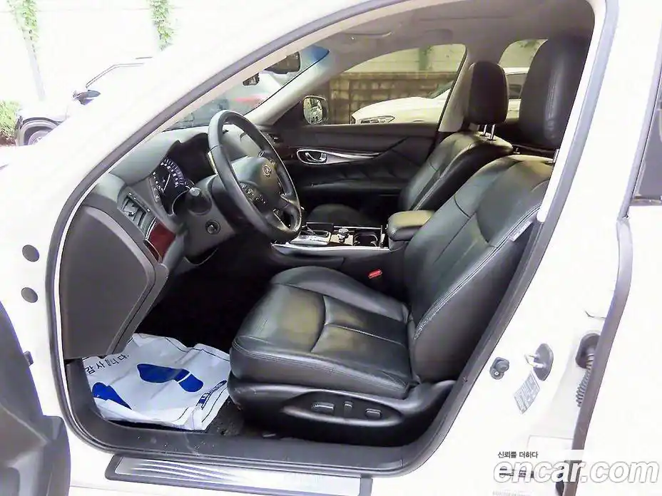 Infiniti Q70 2015 3.7 гидро в Москве № 256205, фото 5