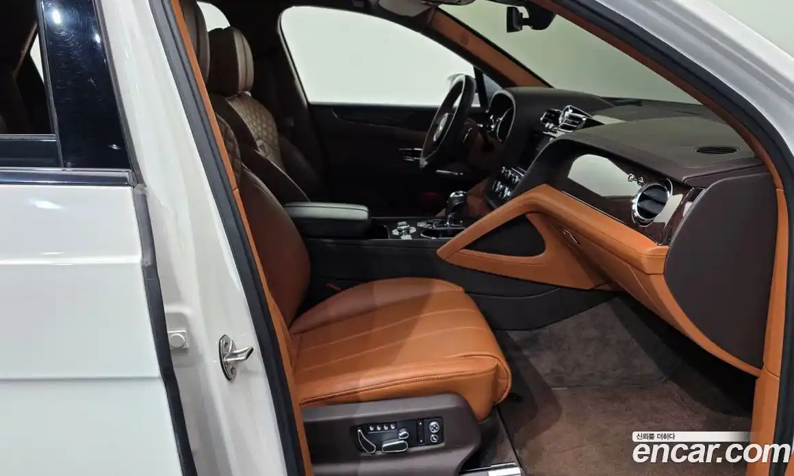 Bentley Bentayga 2021 4.0 гидро в Москве № 256692, фото 11