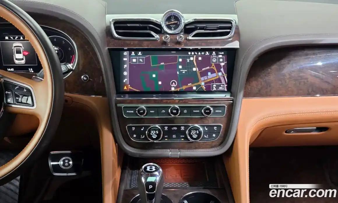 Bentley Bentayga 2021 4.0 гидро в Москве № 256692, фото 14