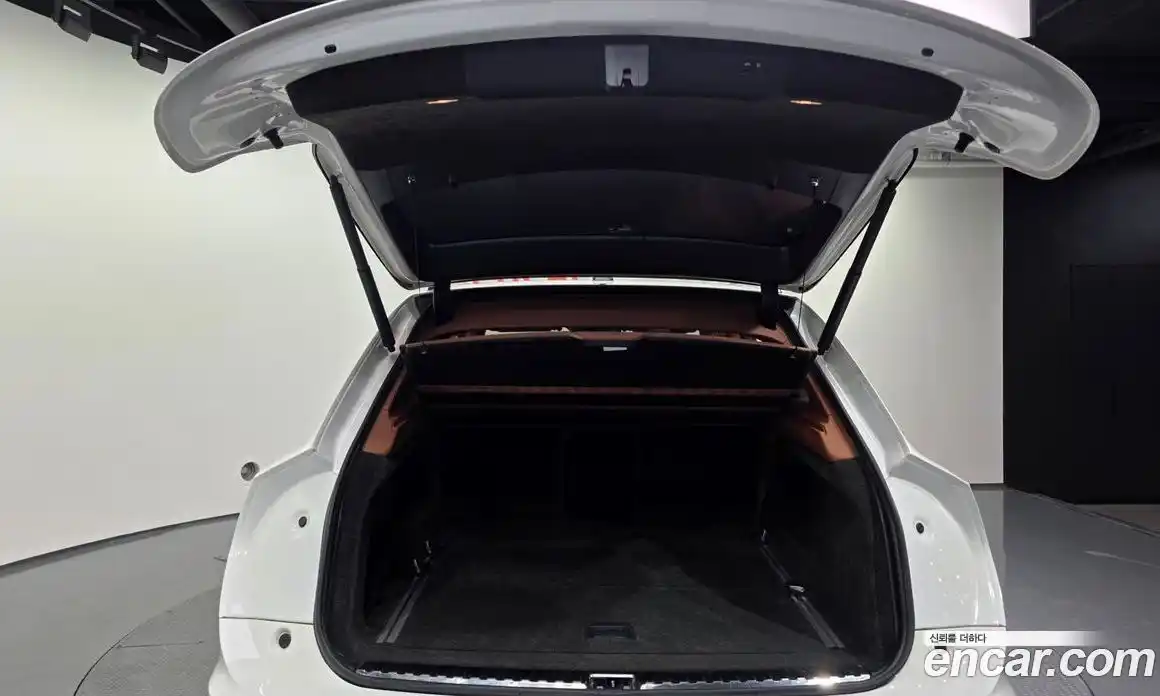 Bentley Bentayga 2021 4.0 гидро в Москве № 256692, фото 20