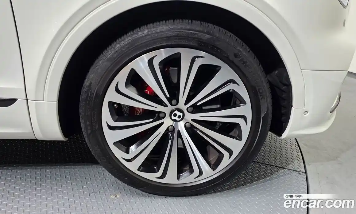 Bentley Bentayga 2021 4.0 гидро в Москве № 256692, фото 5