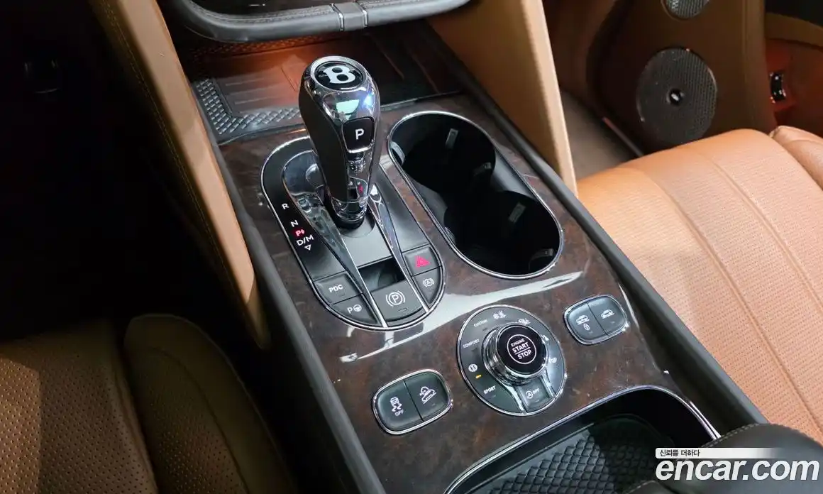 Bentley Bentayga 2021 4.0 гидро в Москве № 256692, фото 9