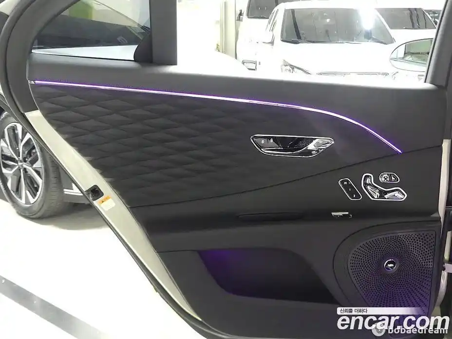 Bentley Flying Spur 2024 4.0 гидро в Москве № 256695, фото 18