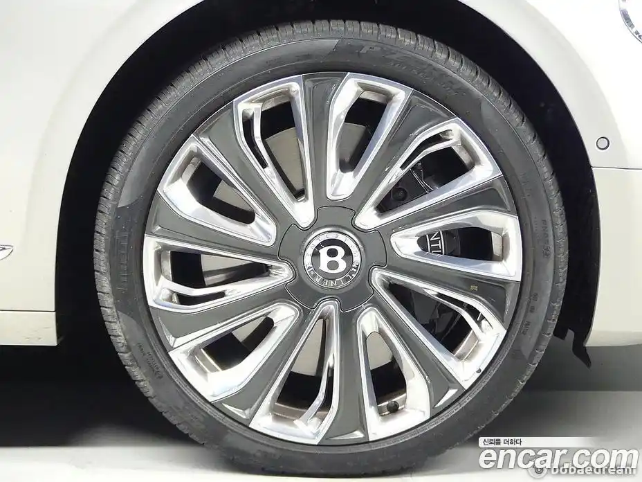 Bentley Flying Spur 2024 4.0 гидро в Москве № 256695, фото 9