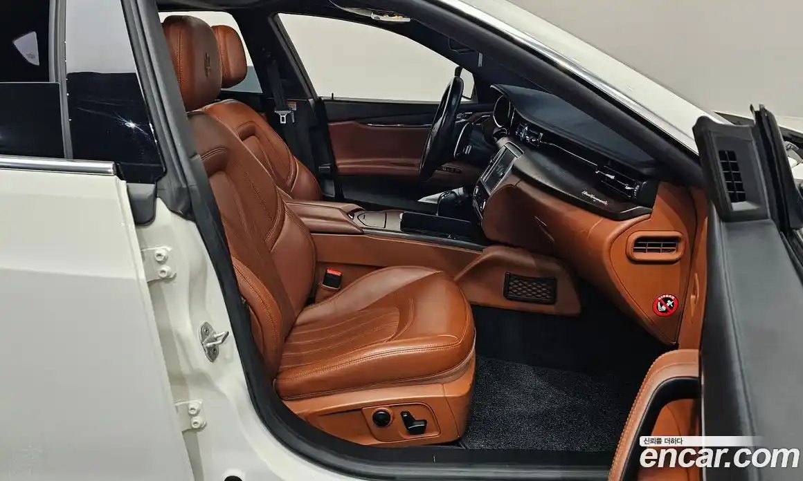 Maserati Quattroporte 2015 3.0 гидро в Москве № 304554, фото 11