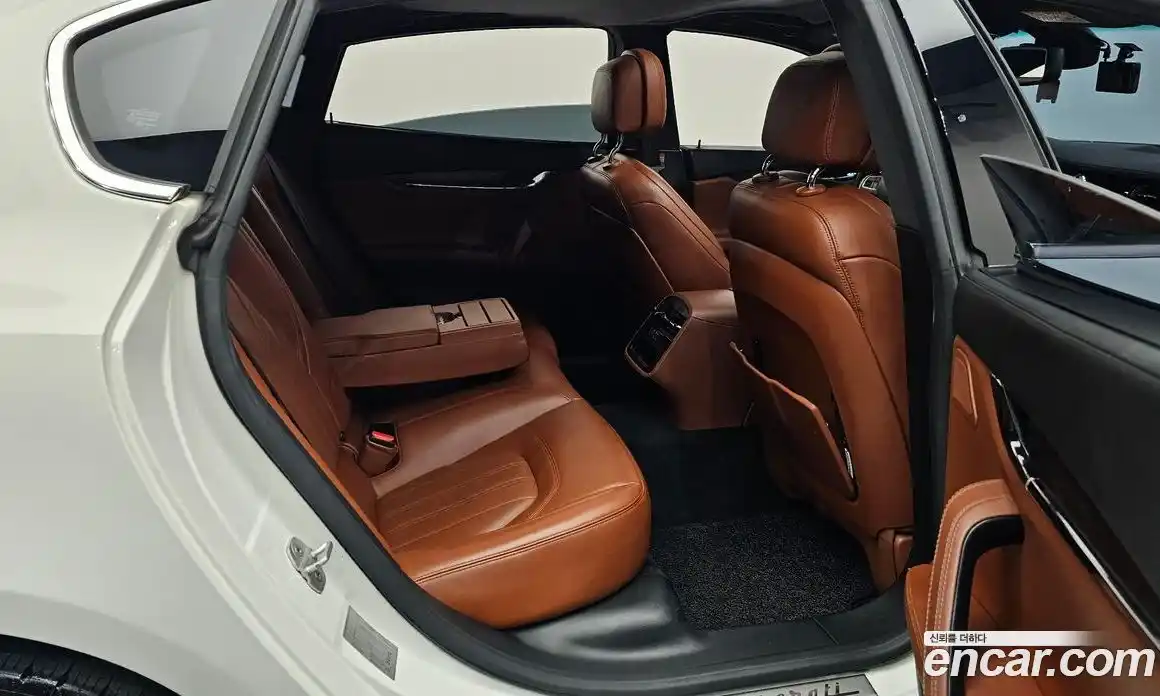 Maserati Quattroporte 2015 3.0 гидро в Москве № 304554, фото 12