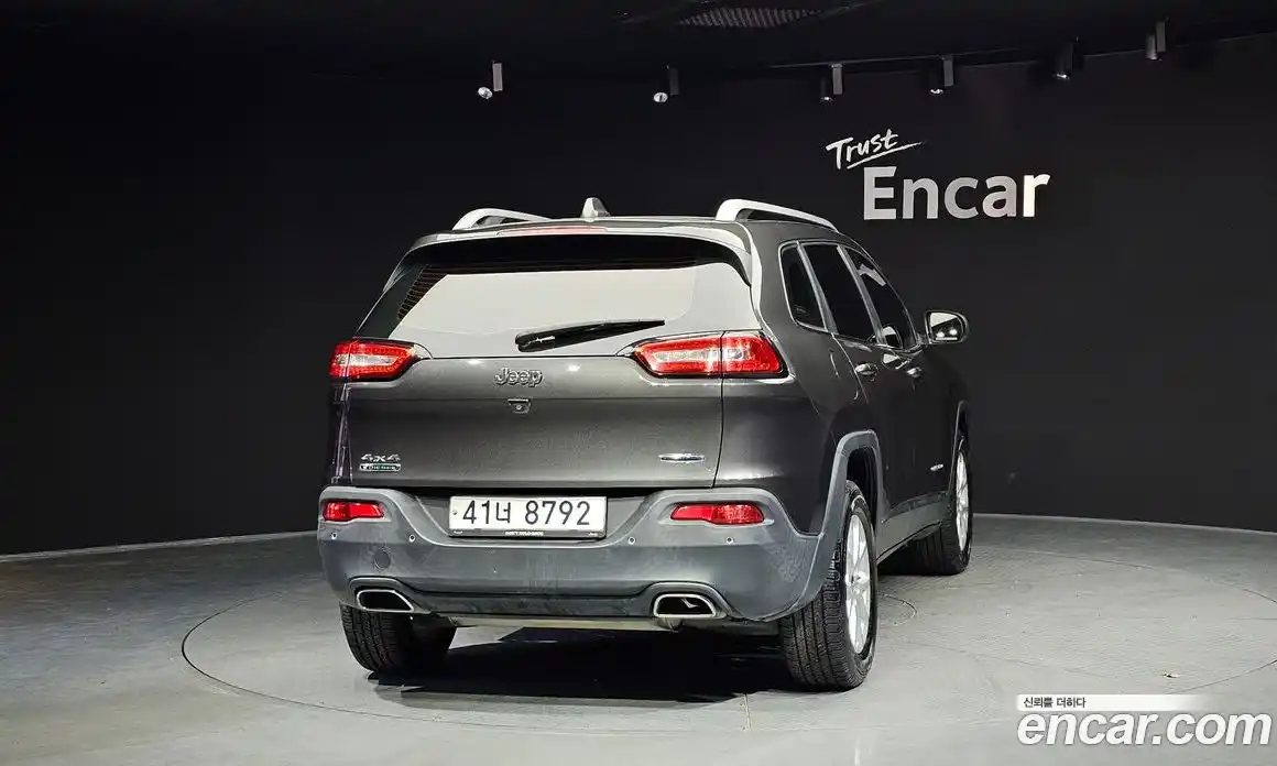 Jeep Cherokee 2015 2.0 гидро в Москве № 318267, фото 4