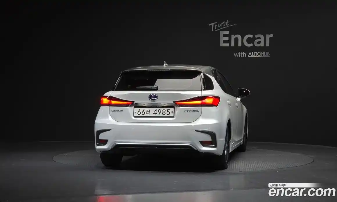 Lexus CT200h 2017 1.8 гидро в Москве № 329613, фото 4