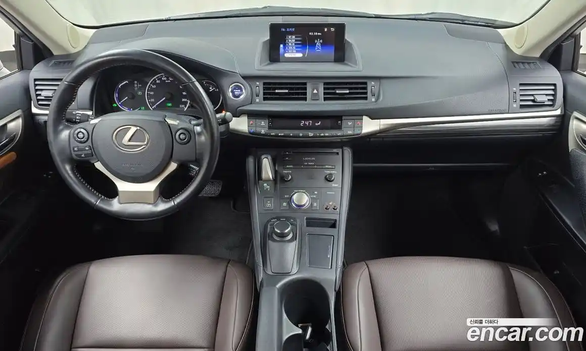 Lexus CT200h 2017 1.8 гидро в Москве № 329613, фото 7