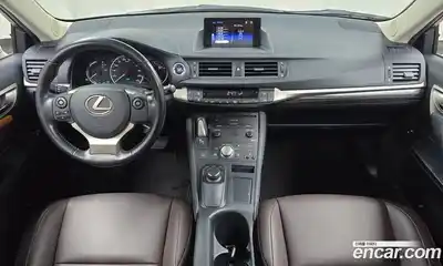 Lexus CT200h 2017 1.8 гидро в Москве № 329613, миниатюра 7