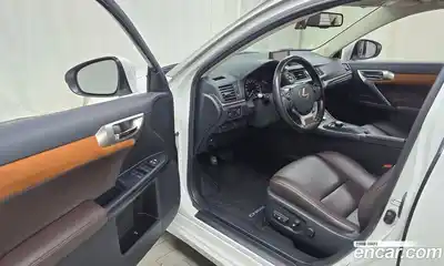 Lexus CT200h 2017 1.8 гидро в Москве № 329613, миниатюра 10