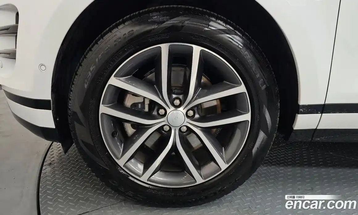 Land Rover Range-Rover Evoque 2025 2.0 гидро в Москве № 374657, фото 4