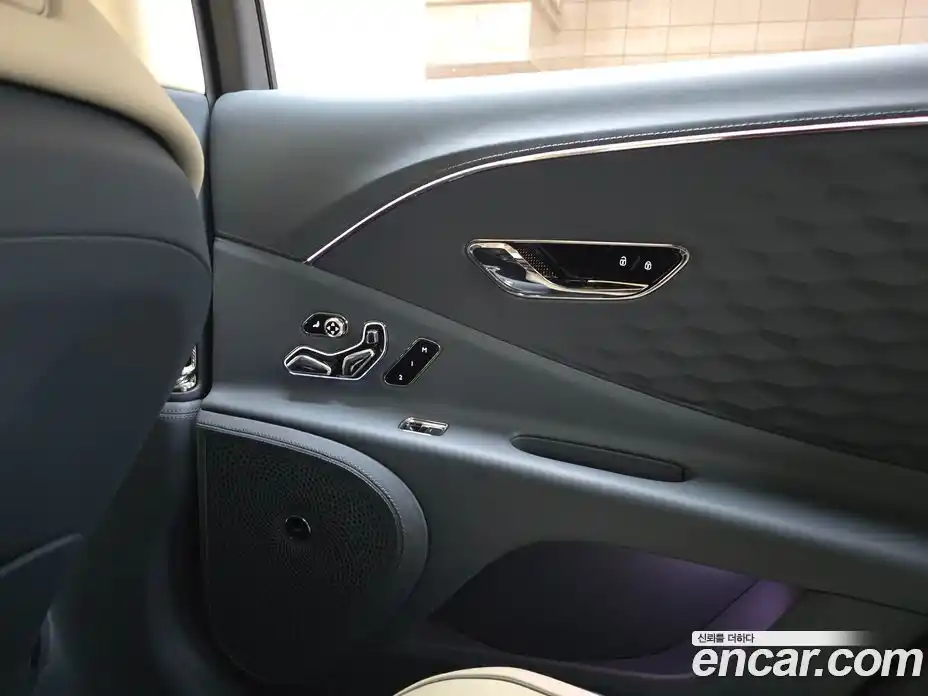 Bentley Flying Spur 2025 4.0 гидро в Москве № 387247, фото 8