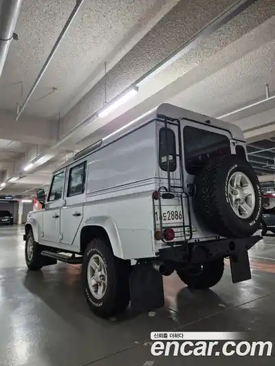 Land Rover Defender 2010 2.2 механика в Москве № 416642, миниатюра 2