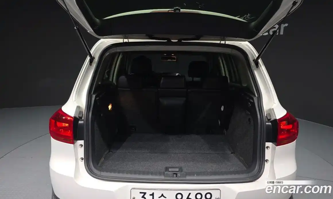Volkswagen Tiguan 2013 2.0 гидро в Москве № 629251, фото 20