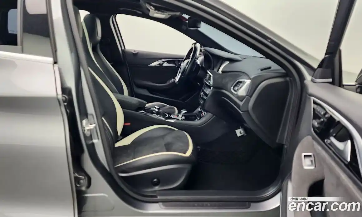 Infiniti Q30 2017 2.0 гидро в Москве № 897319, фото 11