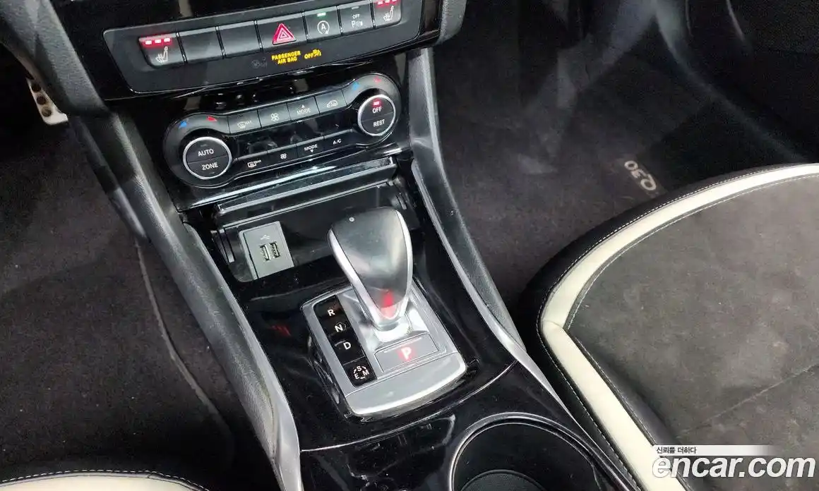 Infiniti Q30 2017 2.0 гидро в Москве № 897319, фото 9