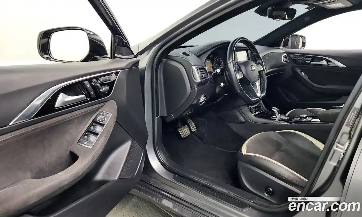 Infiniti Q30 2017 2.0 гидро в Москве № 897319, фото 10