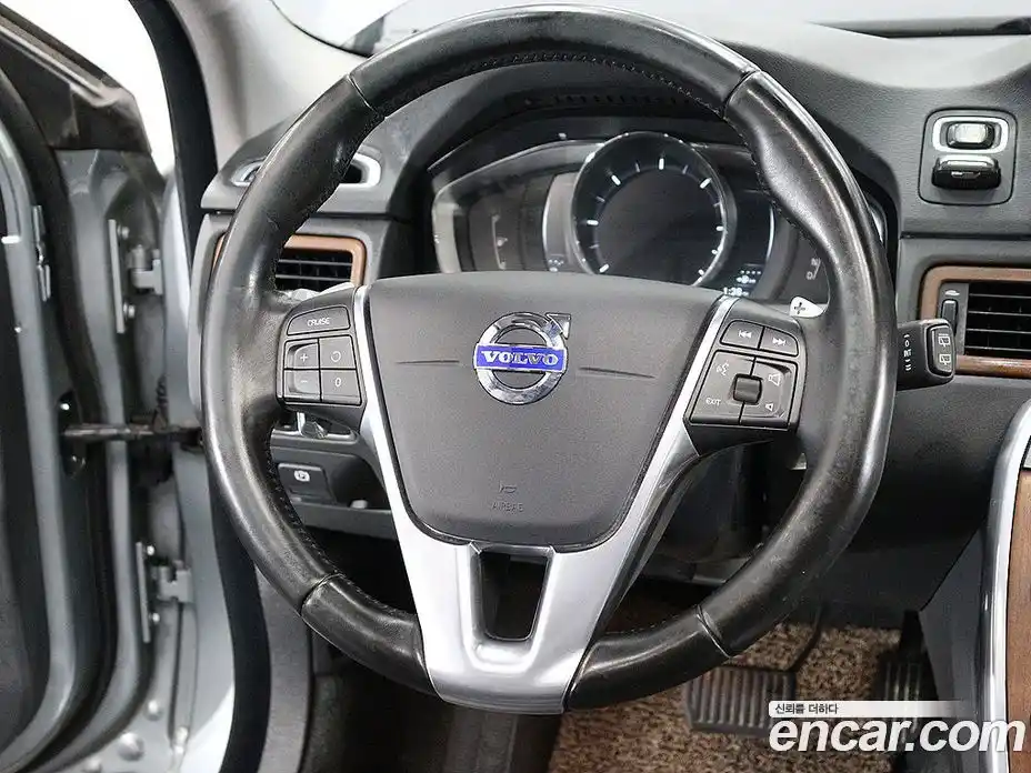 Volvo XC70 2016 2.0 гидро в Москве № 967836, фото 14