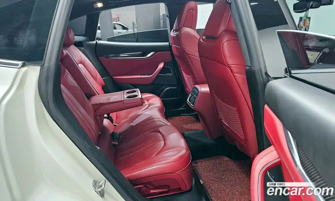 Maserati Levante 2017 3.0 гидро в Москве № 976441, фото 12