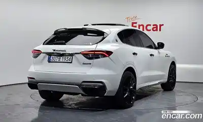Maserati Levante 2017 3.0 гидро в Москве № 976441, миниатюра 2