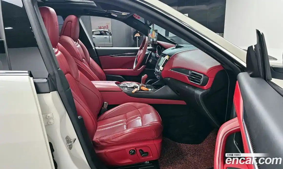 Maserati Levante 2017 3.0 гидро в Москве № 976441, фото 10