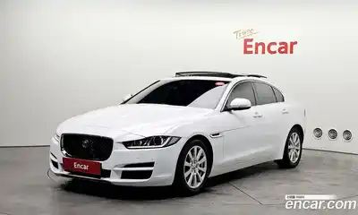 Jaguar XE, 2015