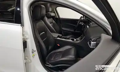 Jaguar XE 2015 2.0 гидро в Москве № 976502, миниатюра 12