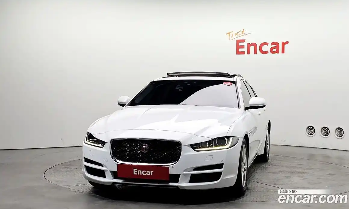 Jaguar XE 2015 2.0 гидро в Москве № 976502, фото 3