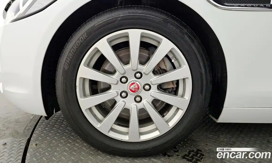 Jaguar XE 2015 2.0 гидро в Москве № 976502, фото 5