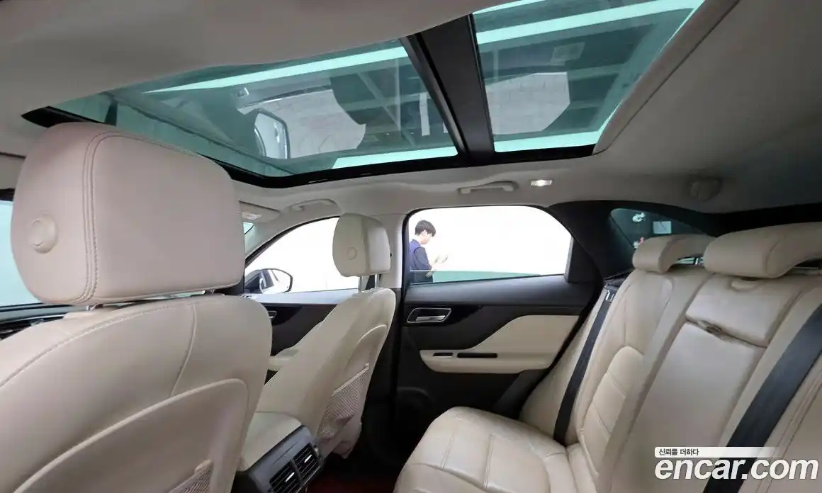 Jaguar F-Pace 2016 2.0 гидро в Москве № 976541, фото 18