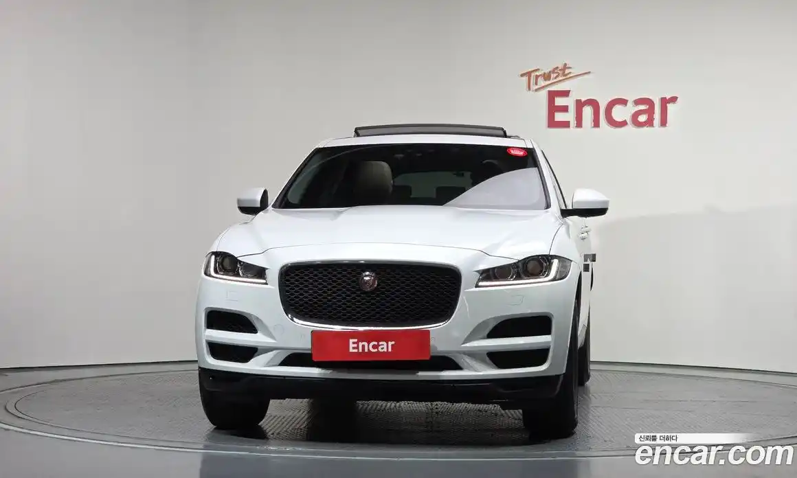 Jaguar F-Pace 2016 2.0 гидро в Москве № 976541, фото 3