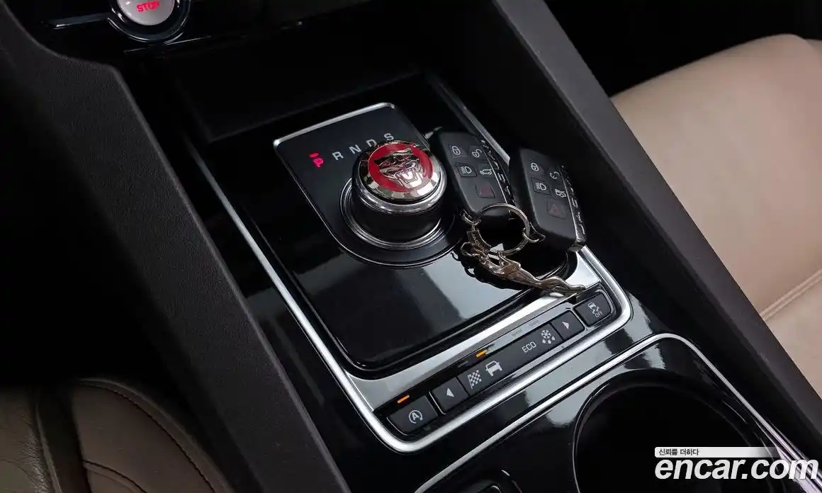 Jaguar F-Pace 2016 2.0 гидро в Москве № 976541, фото 9