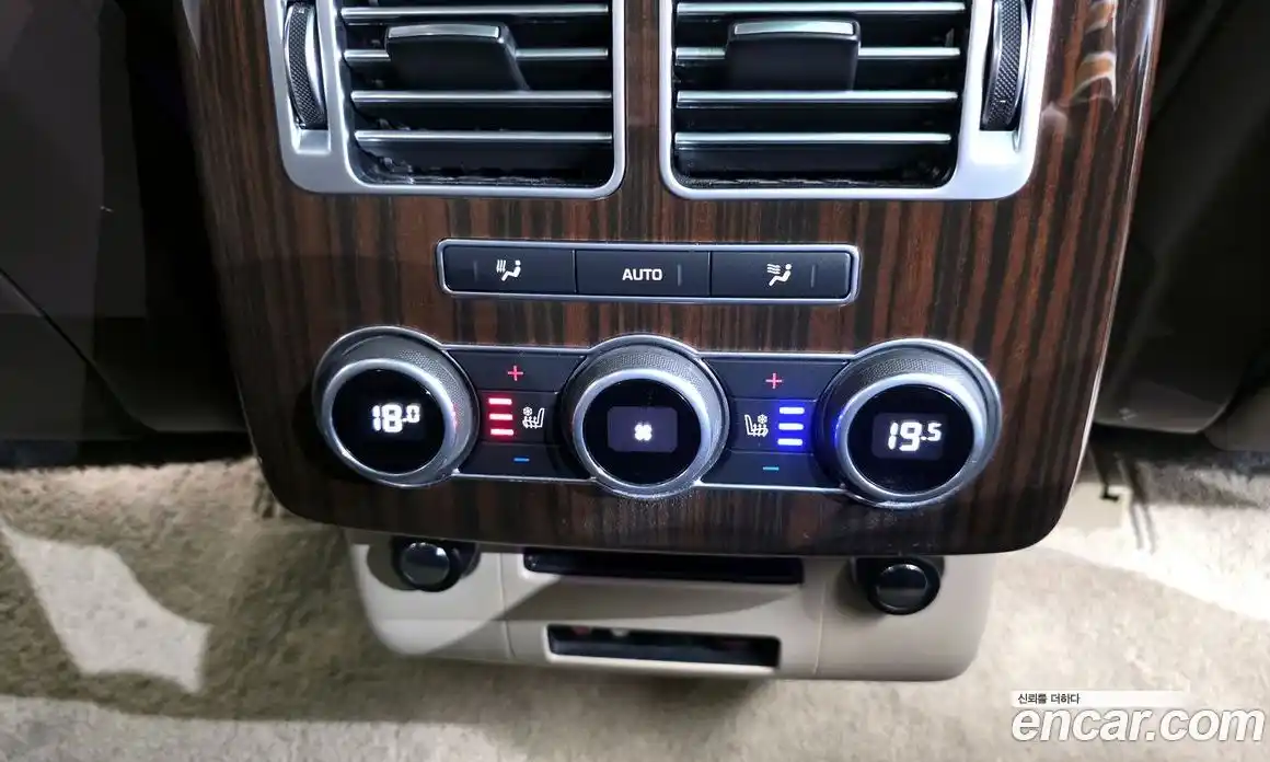 Land Rover Range-Rover 2015 4.4 гидро в Москве № 1013527, фото 17