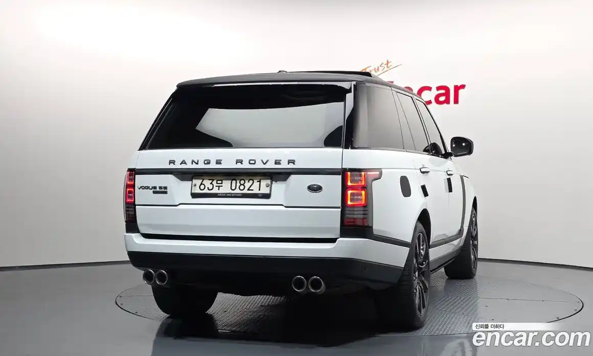 Land Rover Range-Rover 2015 4.4 гидро в Москве № 1013527, фото 4