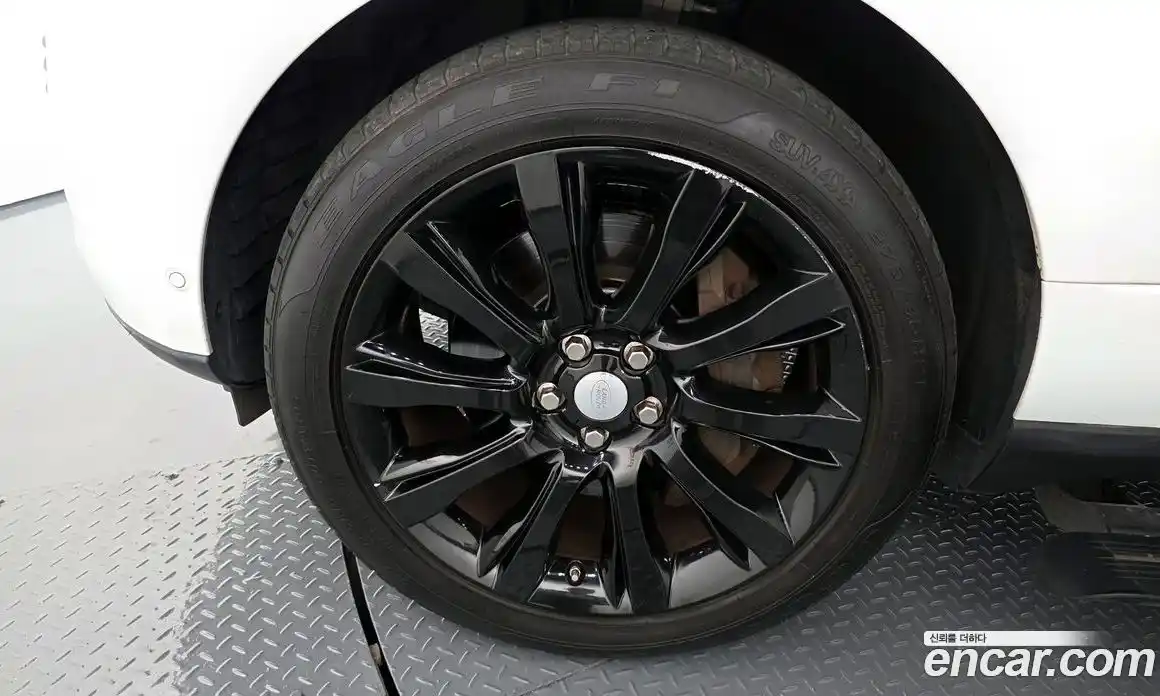Land Rover Range-Rover 2015 4.4 гидро в Москве № 1013527, фото 5