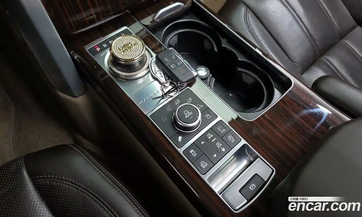 Land Rover Range-Rover 2015 4.4 гидро в Москве № 1013527, фото 9